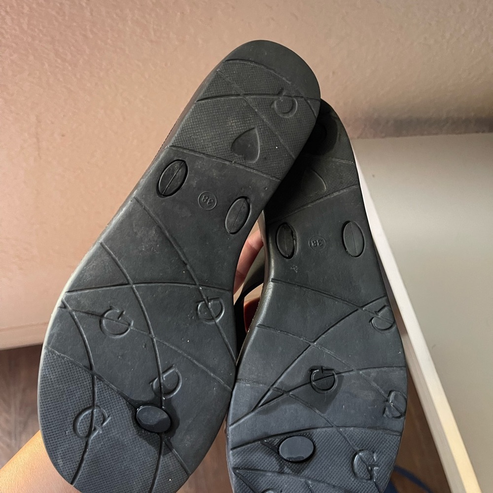 Guess Sandals - Picture 2 of 3